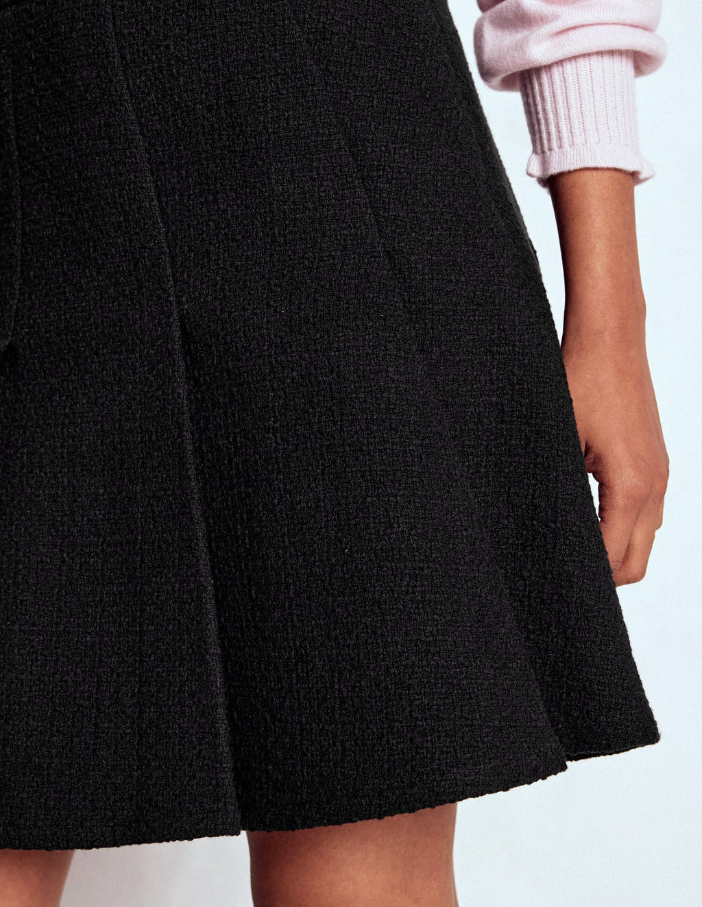 Flippy Textured Skirt-Black