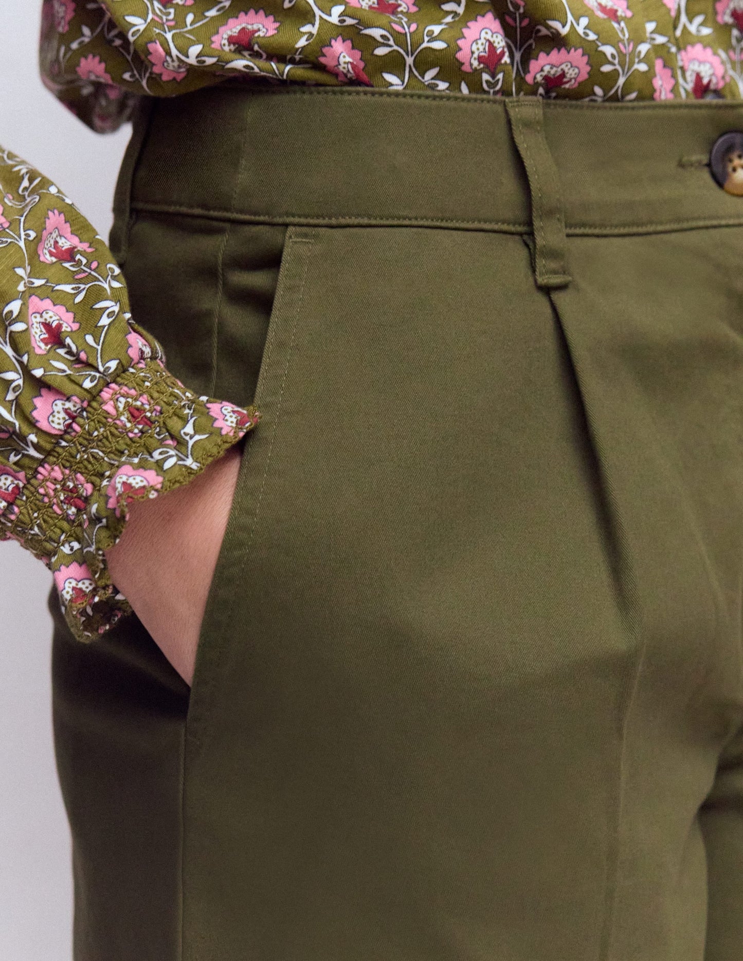 Chino Shorts-Woodland Green