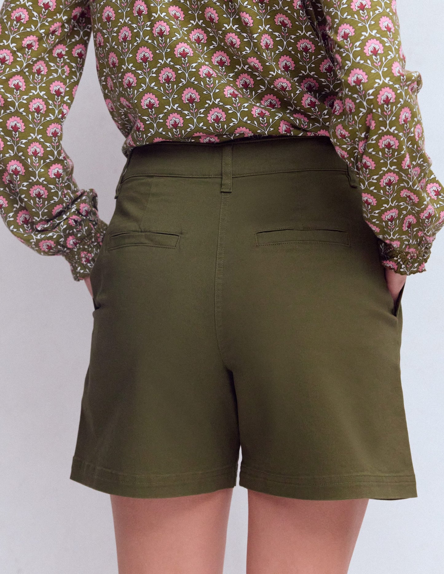 Chino Shorts-Woodland Green
