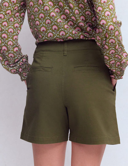 Chino Shorts-Woodland Green