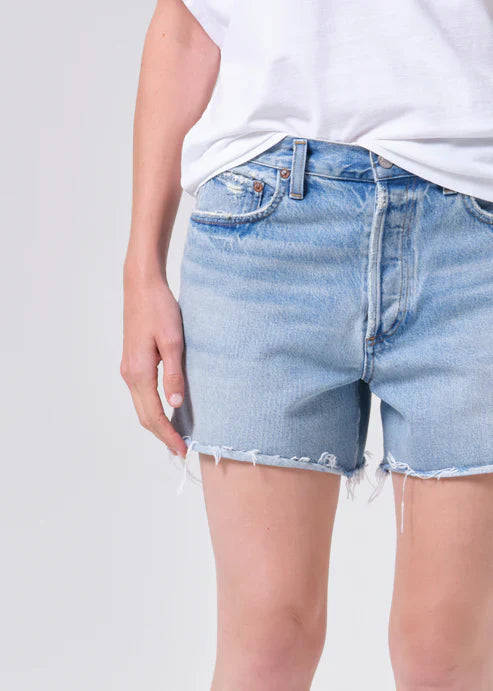 Nye Short in Post