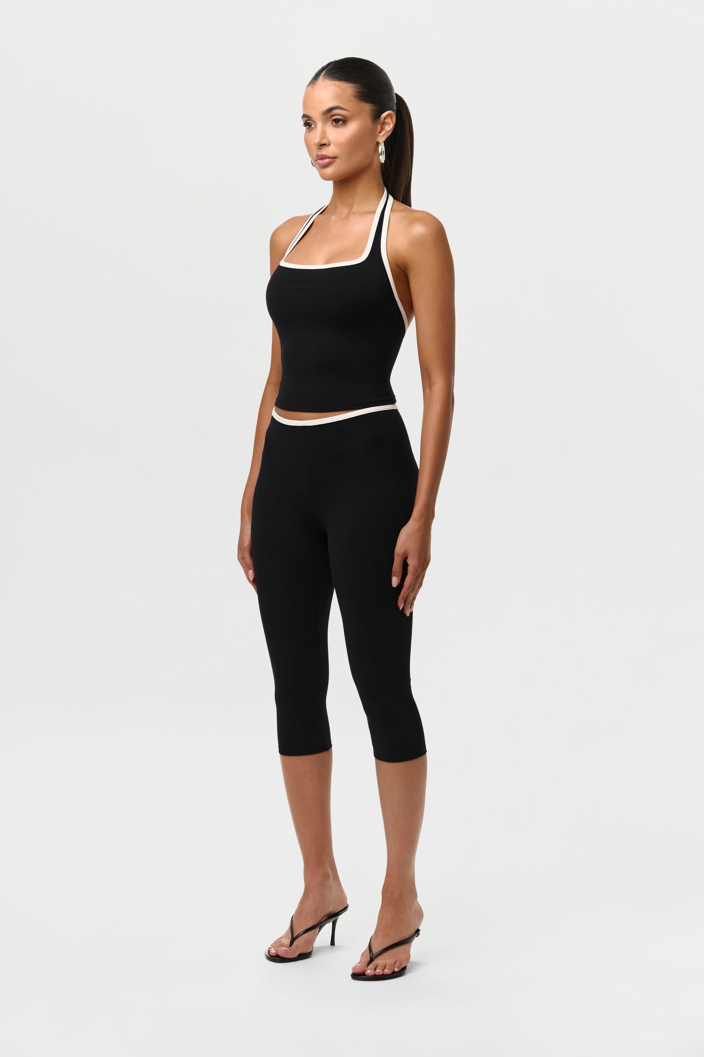 Naked Sculpt Capri Leggings